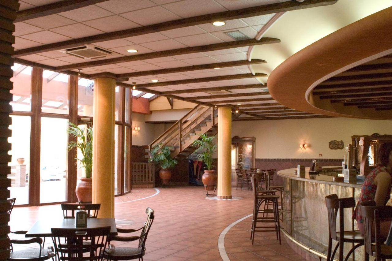 Hotel-Restaurante Cerrillo San Marcos ディエスマ エクステリア 写真